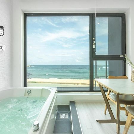 Goseong Littlesquare Oceanview Pension Extérieur photo