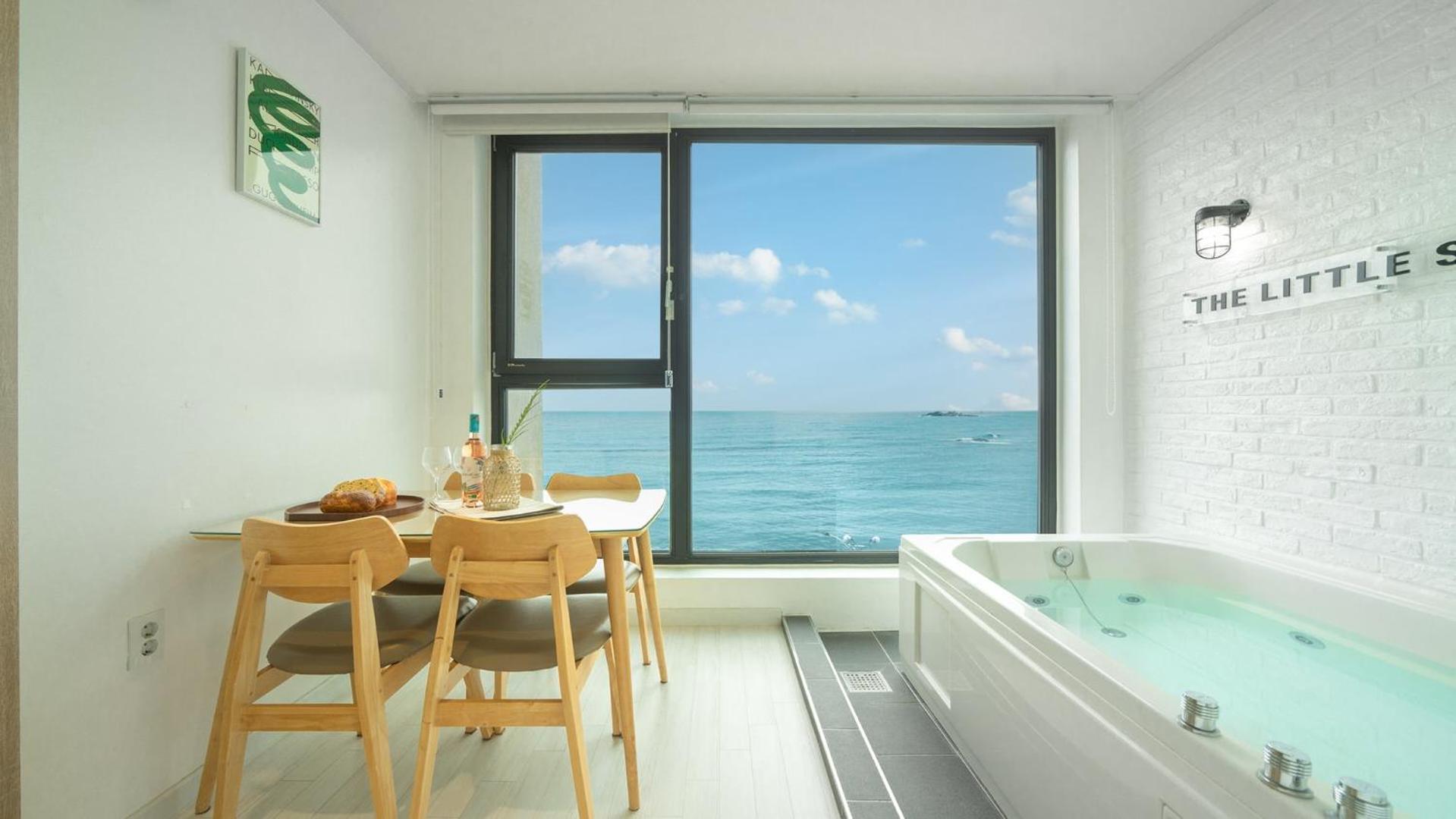 Goseong Littlesquare Oceanview Pension Chambre photo